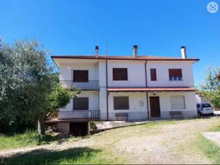 Casa indipendente in vendita ad arce via campanile