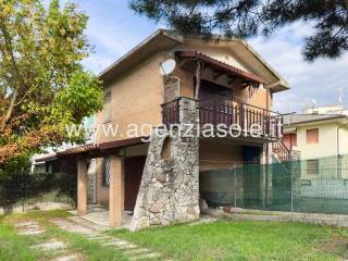 Villa a schiera in vendita a comacchio via capanno di giuseppe garibaldi, 87