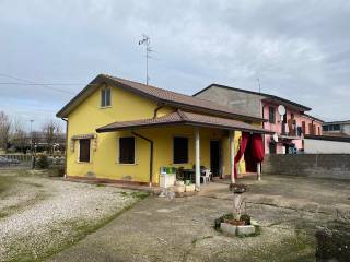 Villa in vendita a bovolone via umberto i, 1