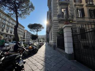 Magazzino in vendita a napoli viale antonio gramsci, 16