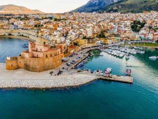 Gelateria in vendita a castellammare del golfo corso giuseppe garibaldi