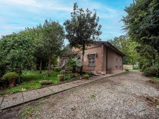 Casa indipendente in vendita a carpi via chiesa di cortile, 25