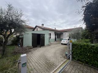 Villa in vendita a forlì via fontanelle, 23