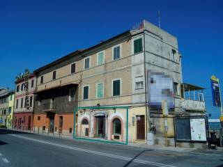 Negozio all'asta ad ancona via flaminia, 247