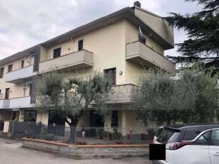 Villa all'asta a campi bisenzio via guglielmo marconi, 10