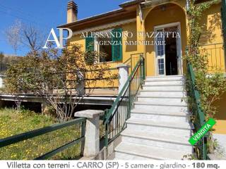 Villa bifamiliare in vendita a carro 