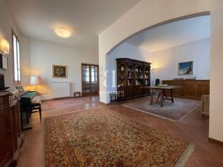 Casa indipendente in vendita a prato via roma