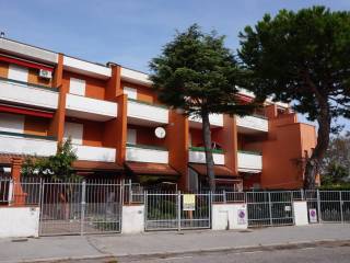 Villa a schiera in vendita a comacchio viale santo domingo, 4