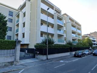 Garage in vendita a lissone via giacomo matteotti, 104