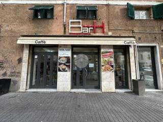 Negozio in vendita a genova piazza francesco baracca, 15