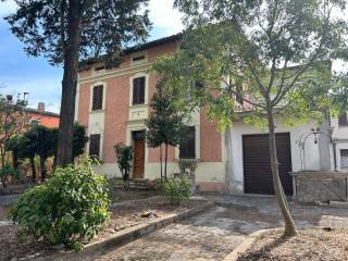 Casa indipendente in vendita a foligno viale roma, 100