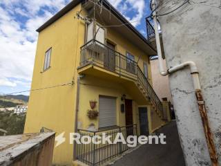 Casa indipendente in vendita a catanzaro via gregorio lamanna, 34