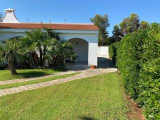 Villa bifamiliare in affitto a ostuni via carolina