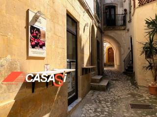 Gelateria in vendita a otranto piazza basilica