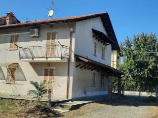 Villa bifamiliare in vendita ad alessandria via ardizzona