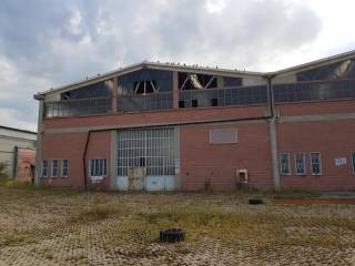 Capannone industriale in vendita a leini via santorre santarosa