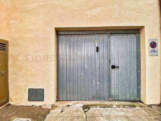 Garage in vendita a piombino viale della rimembranza