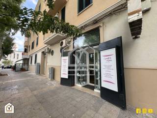 Negozio in vendita a bari viale quinto orazio flacco