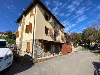 Casa indipendente in vendita a castelnovo ne' monti via pasquale marconi