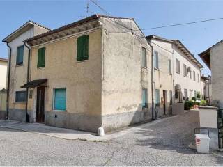 Casa indipendente in vendita a goito strada torre