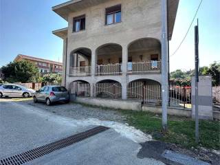 Casa indipendente in vendita a oleggio 