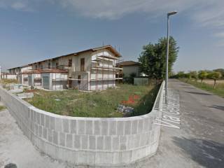 Villa a schiera all'asta a torre de' picenardi via generale dalla chiesa