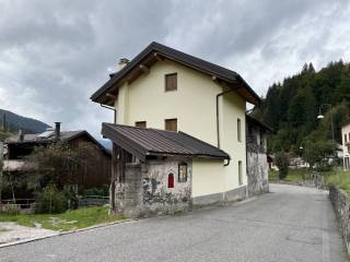 Casa indipendente in vendita a treppo ligosullo via dante alighieri