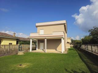 Villa in vendita ad anzio via jenne