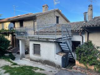 Casa indipendente in vendita a camerino località torrone