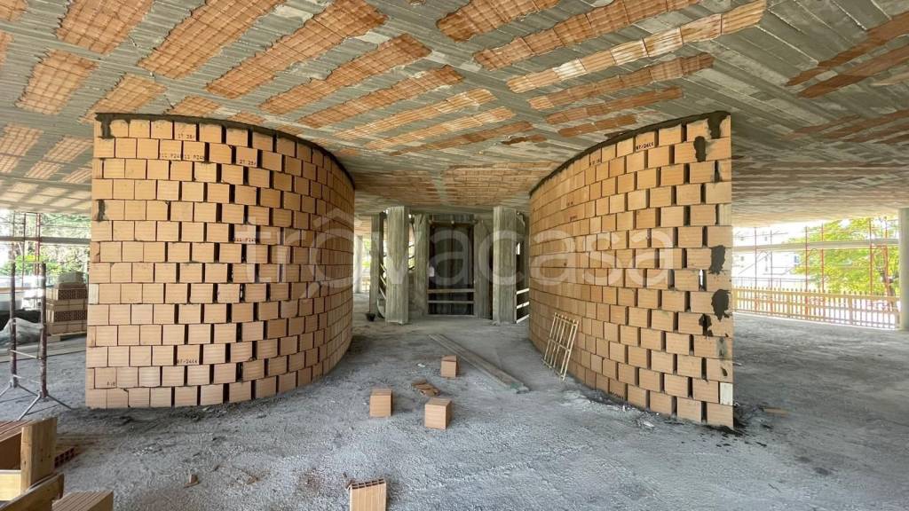 immagine annuncio 1 di 8