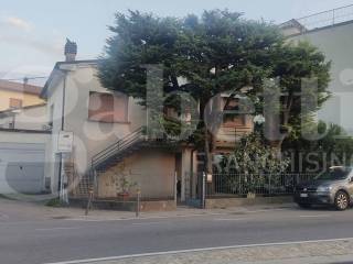 Casa indipendente in vendita a faenza via gatti