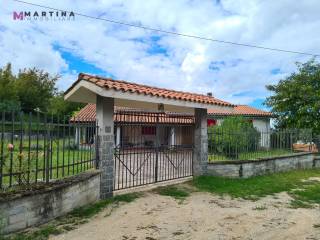 Villa in vendita a gallinaro via rio molle