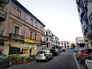 Negozio in vendita a crotone via cappuccini s.n.c.