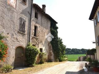 Rustico in vendita a monzambano strada san pietro località merlotta