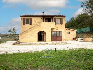 Villa in vendita a monte san giusto 