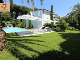 Villa in vendita a forte dei marmi via andrea doria