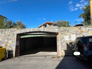 Garage in vendita a genova via stefano türr