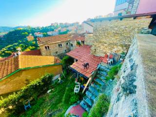 Casa indipendente in vendita a vezzano ligure via umberto i