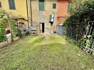 Casa indipendente in vendita a quarrata viale montalbano, 94