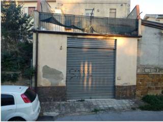 Garage in vendita a enna via villarosa, 33