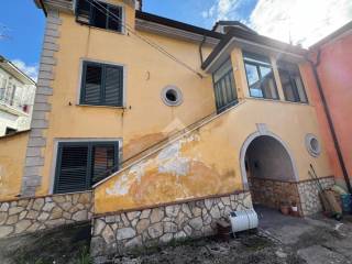 Casa indipendente in vendita a giffoni valle piana via giovanni marano, 4