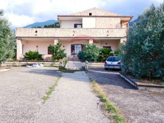 Casa indipendente in vendita a solopaca via d'onofrio, 10