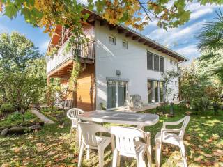 Villa in vendita ad appiano gentile via salvo d'acquisto