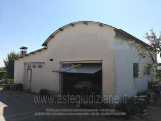 Garage in vendita a nereto via pignotto, 3