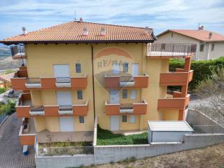 Garage in vendita a città sant'angelo via della madonnuccia, sn