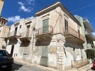 Casa indipendente in vendita a ispica via felice cavallotti