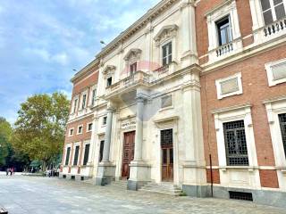 Intero stabile in affitto a reggio nell'emilia piazza martiri del sette luglio, 1a