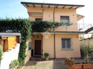 Casa indipendente in vendita a cesena via antonio cecchini, 73