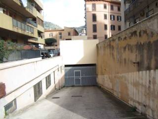 Garage in vendita a palermo via giacinto carini, 12