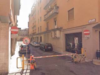 Posto auto in affitto a bologna via san tommaso del mercato